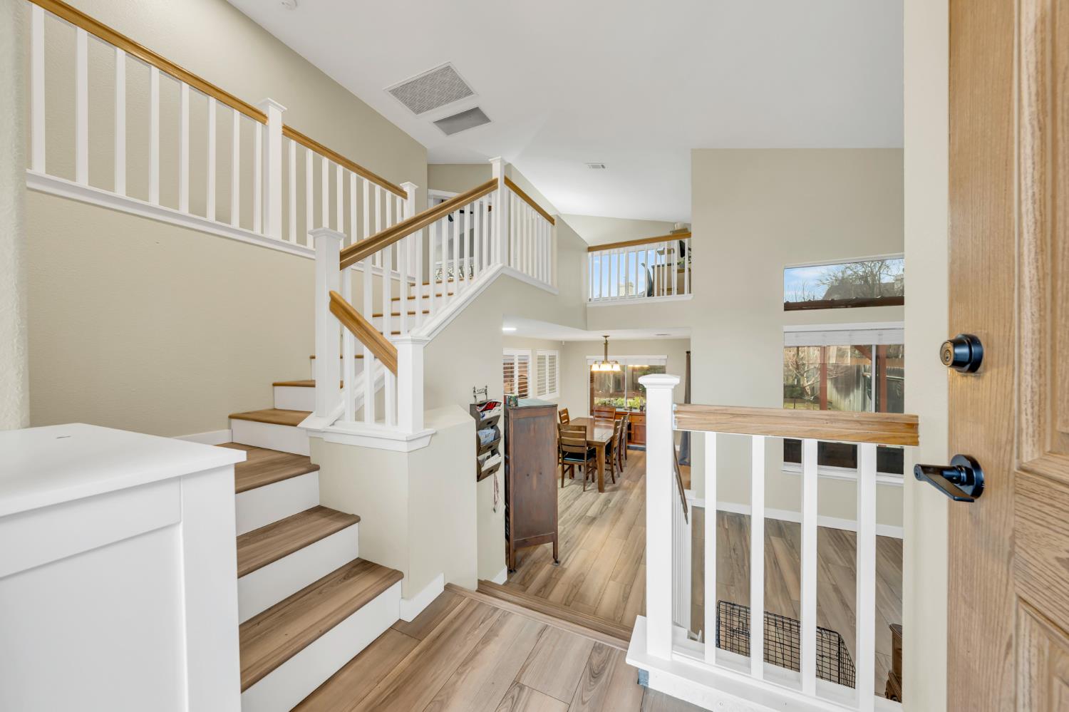 8194 Primoak Way Elk Grove, CA 95758 - Photo 3 of 44