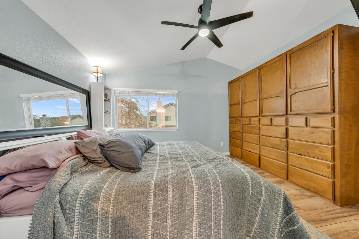 8194 Primoak Way Elk Grove, CA 95758 - Photo 31 of 44