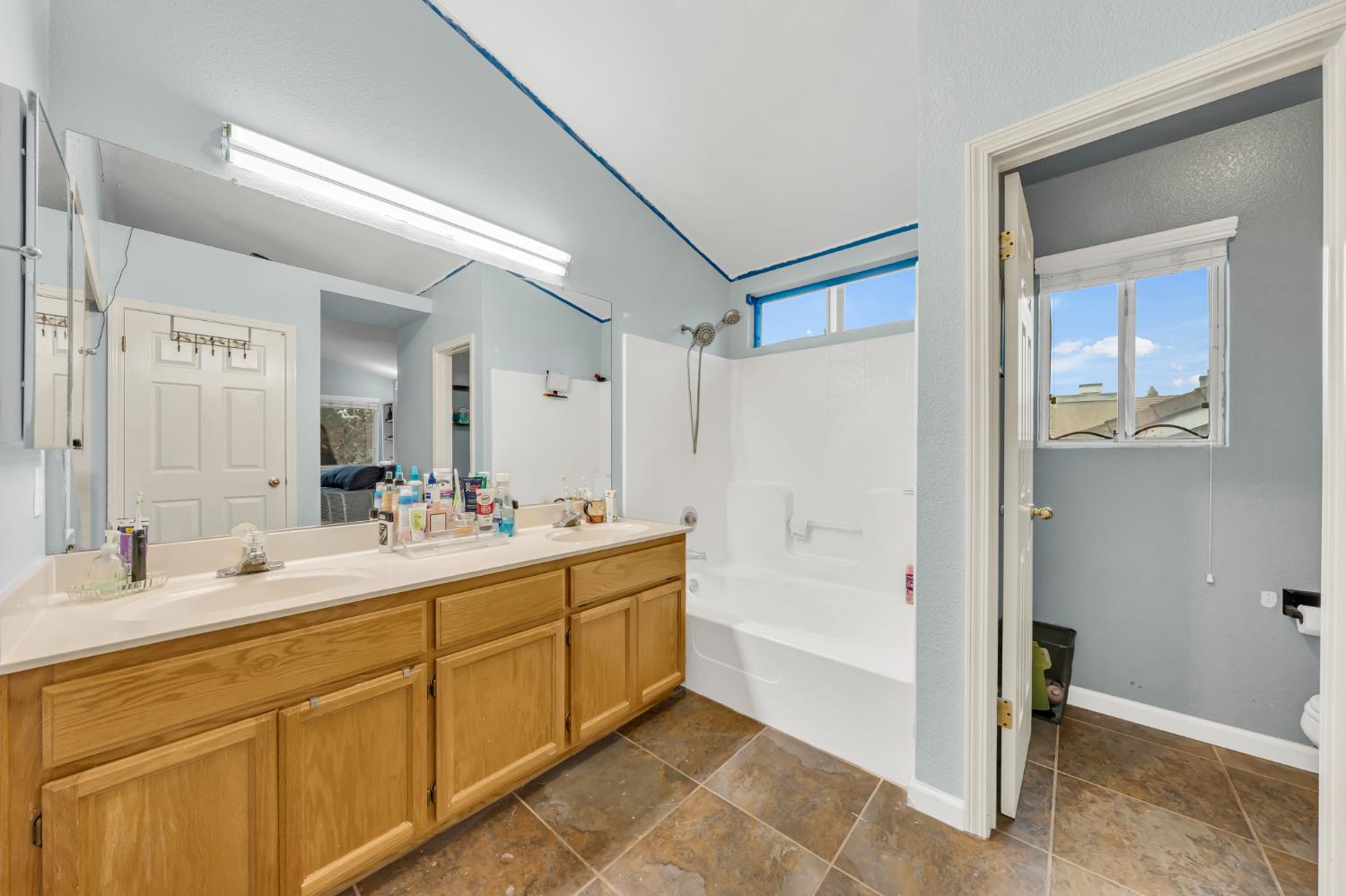 8194 Primoak Way Elk Grove, CA 95758 - Photo 33 of 44