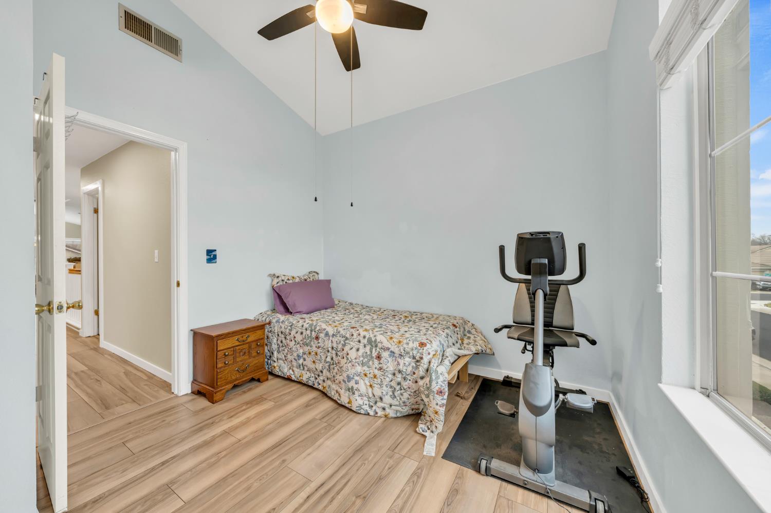 8194 Primoak Way Elk Grove, CA 95758 - Photo 35 of 44