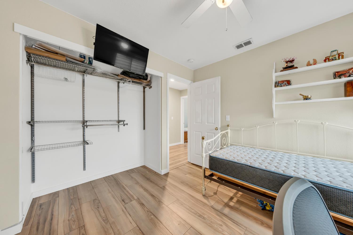 8194 Primoak Way Elk Grove, CA 95758 - Photo 39 of 44