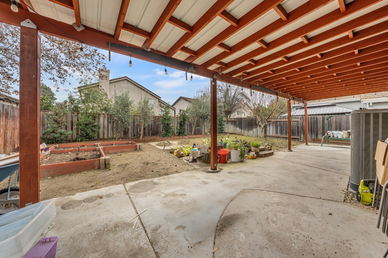 8194 Primoak Way Elk Grove, CA 95758 - Photo 40 of 44