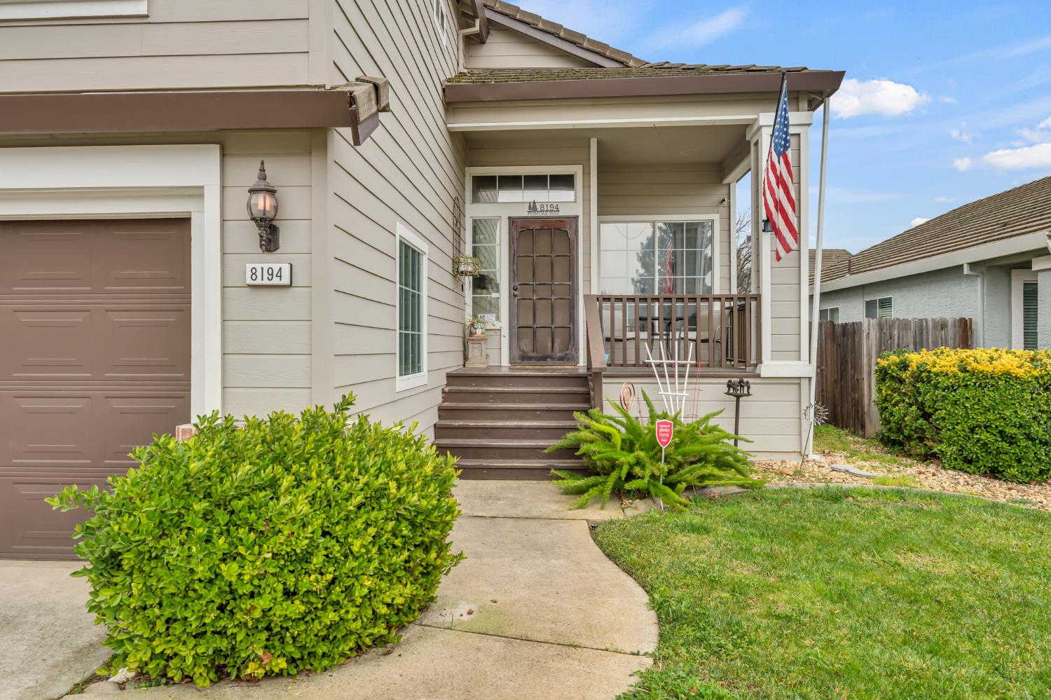 8194 Primoak Way Elk Grove, CA 95758 - Photo 8 of 44