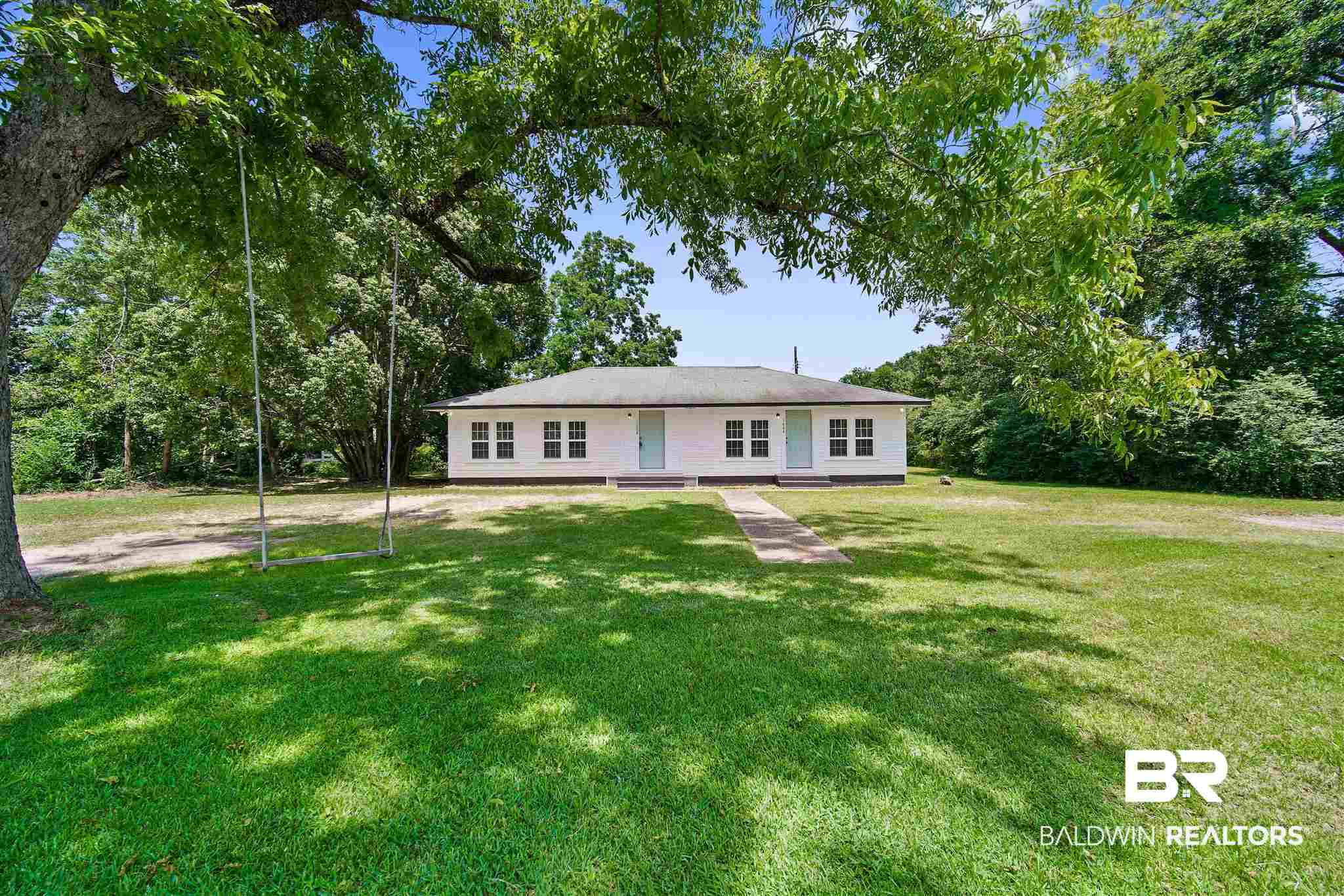 1604 Hand Avenue Bay Minette, AL 36507 - Photo 2 of 27