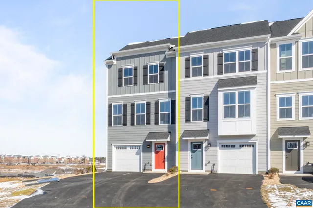 $2,450 | 39 Iron Horse Lane, Unit V, Fishersville, VA 22939