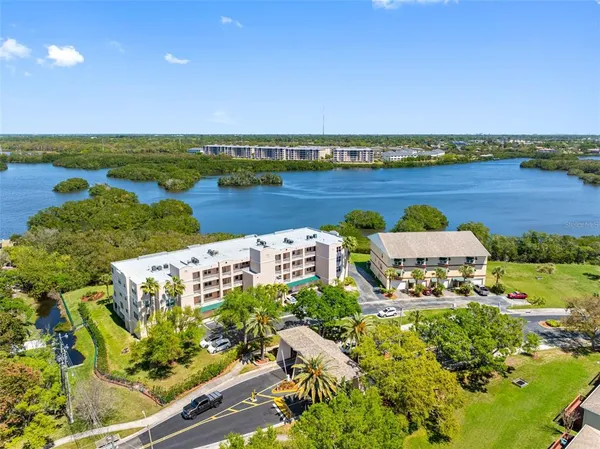 $299,900 | 6575 99th Way North, Unit 22205, St. Petersburg, FL 33708
