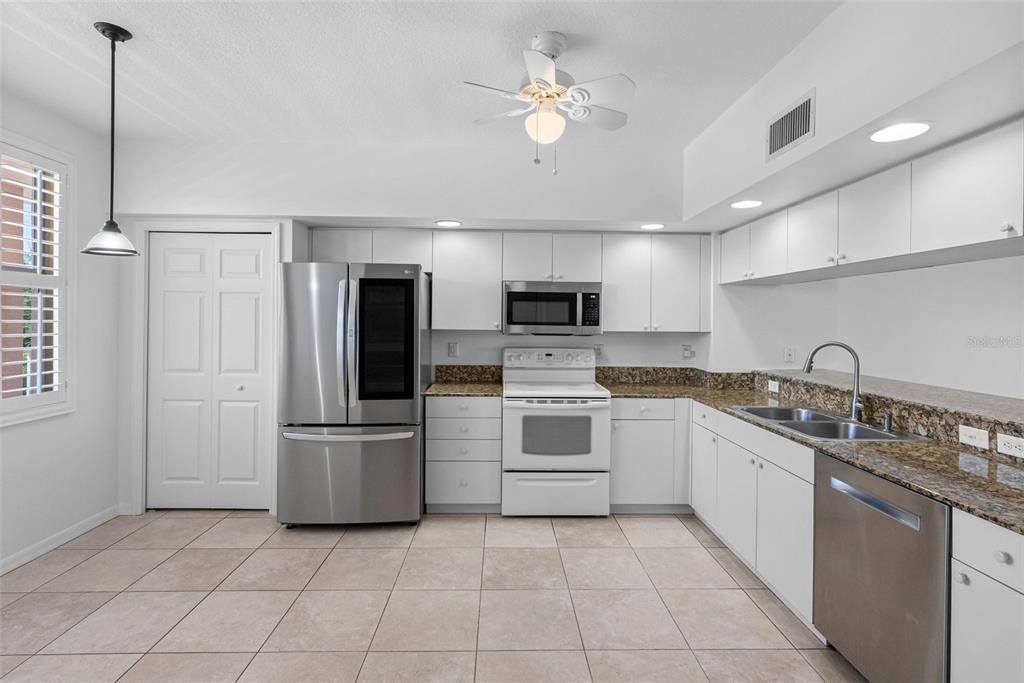 6575 99th Way North, Unit 22205 St. Petersburg, FL 33708 - Photo 12 of 69