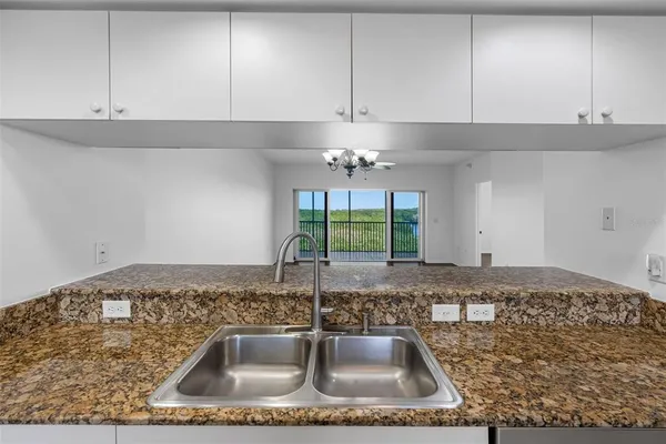 $299,900 | 6575 99th Way North, Unit 22205, St. Petersburg, FL 33708