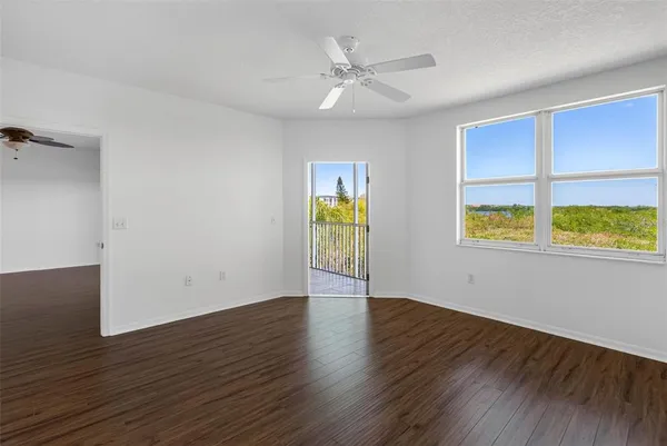 $299,900 | 6575 99th Way North, Unit 22205, St. Petersburg, FL 33708