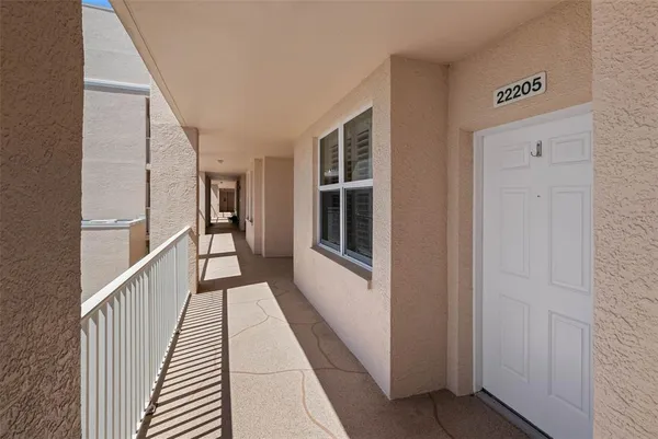 $299,900 | 6575 99th Way North, Unit 22205, St. Petersburg, FL 33708