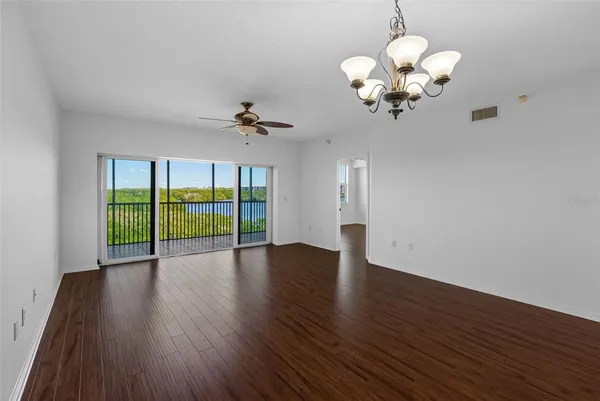 $299,900 | 6575 99th Way North, Unit 22205, St. Petersburg, FL 33708