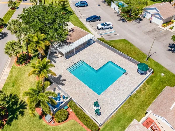 $299,900 | 6575 99th Way North, Unit 22205, St. Petersburg, FL 33708