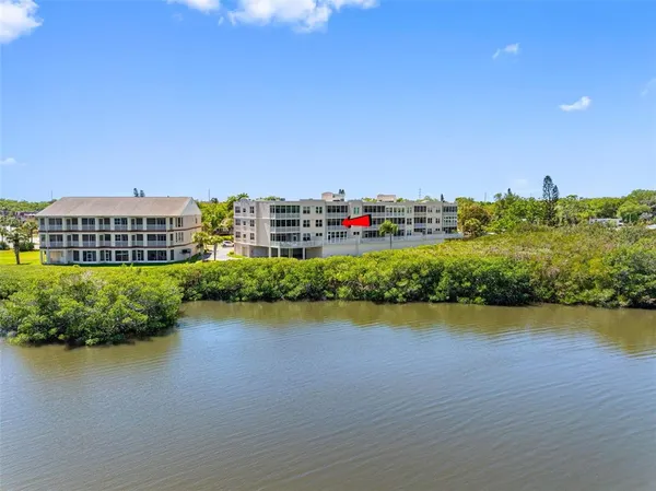 $299,900 | 6575 99th Way North, Unit 22205, St. Petersburg, FL 33708