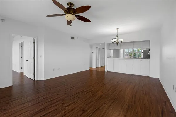 $299,900 | 6575 99th Way North, Unit 22205, St. Petersburg, FL 33708