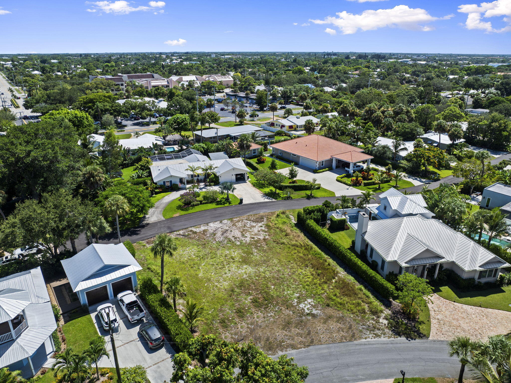 932 Southeast Riverside Drive Stuart, FL 34994 - Photo 10 of 16 10-web-or-mls-DJI_0966