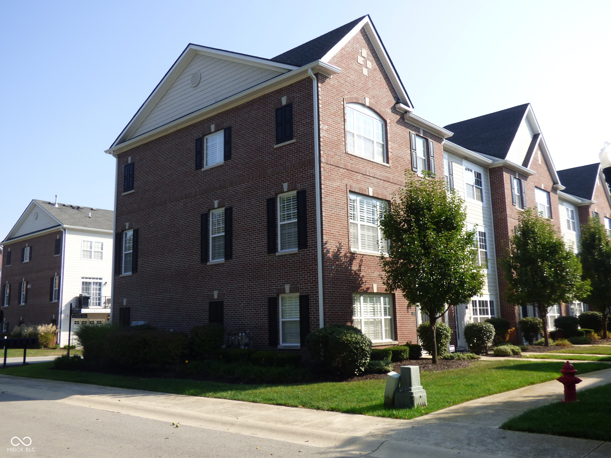 8213 Katrina Way Fishers, IN 46038 - Photo 2 of 28