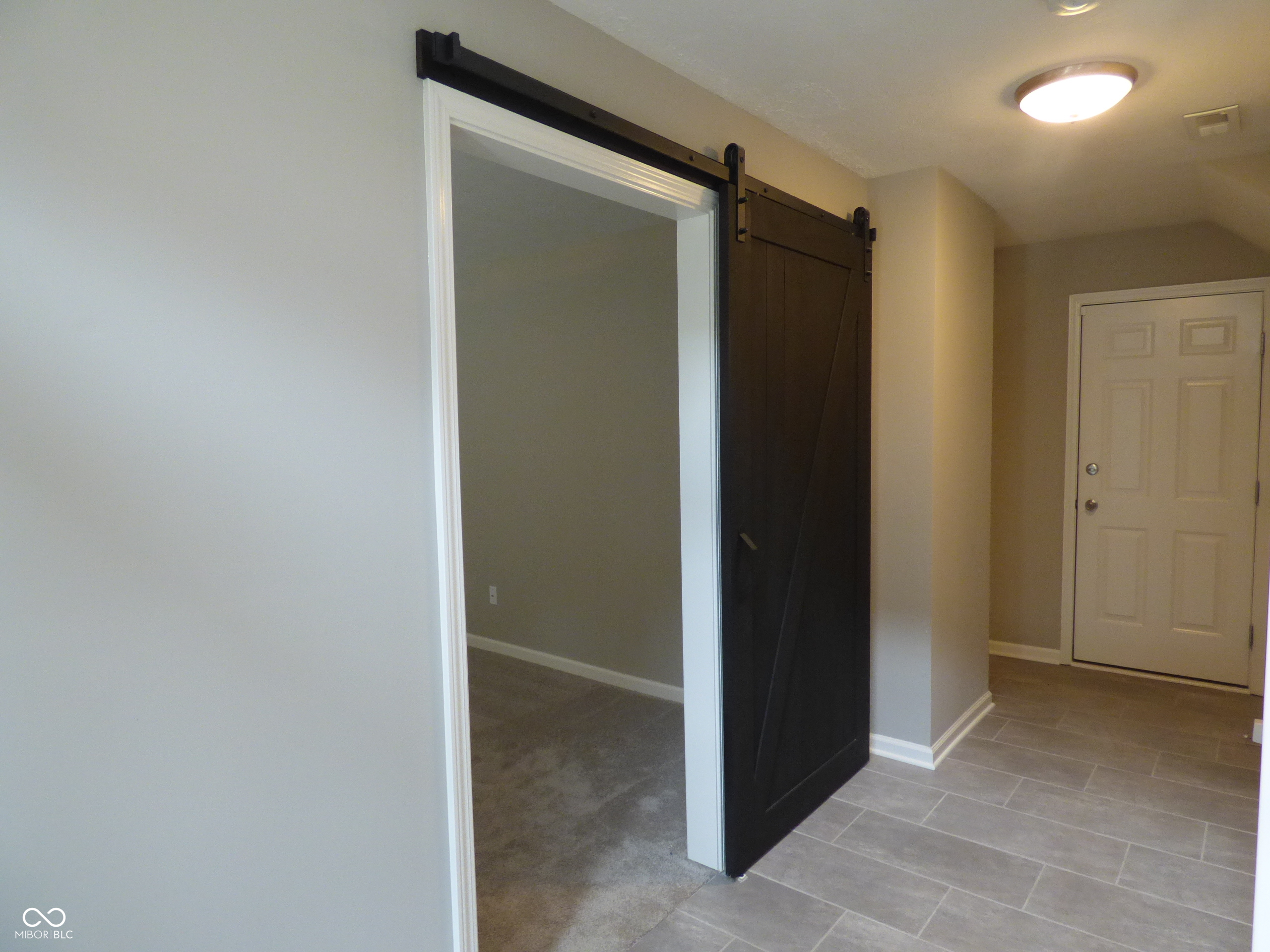 8213 Katrina Way Fishers, IN 46038 - Photo 3 of 28