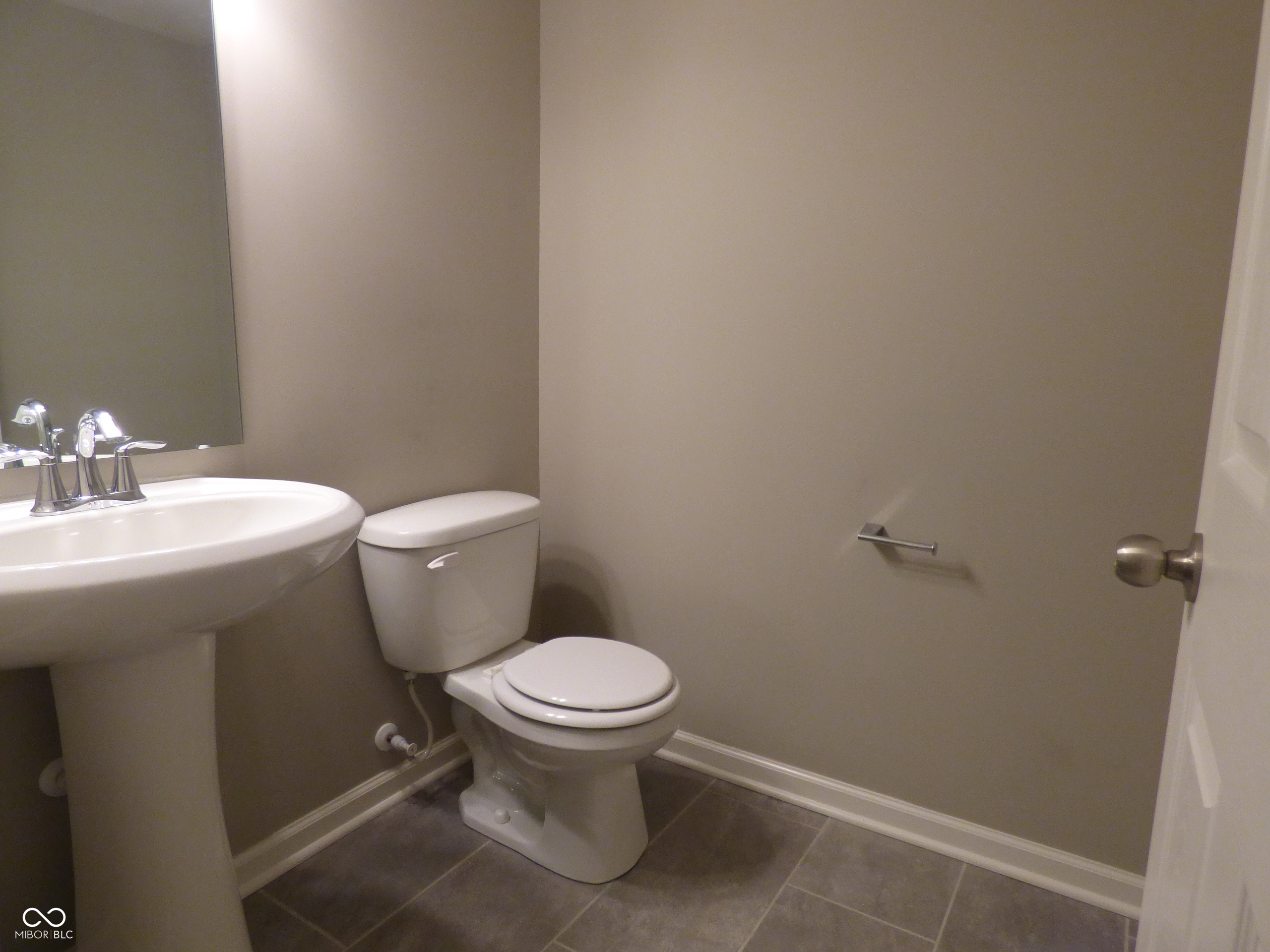8213 Katrina Way Fishers, IN 46038 - Photo 6 of 28