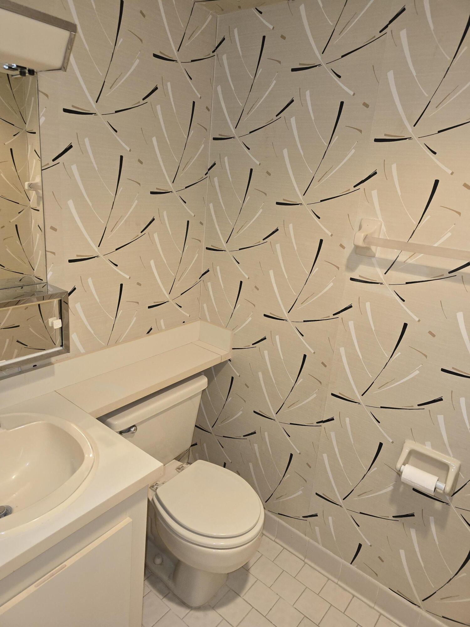 2100 Springdale Boulevard, Unit 306 Palm Springs, FL 33461 - Photo 10 of 21 1/2bath