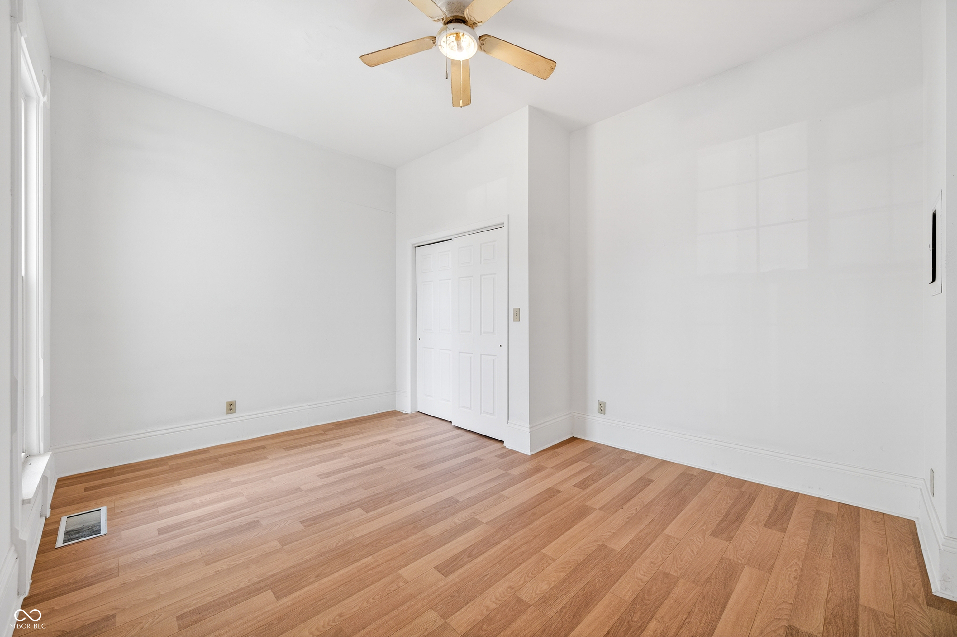 930 7th Street Columbus, IN 47201 - Photo 12 of 39