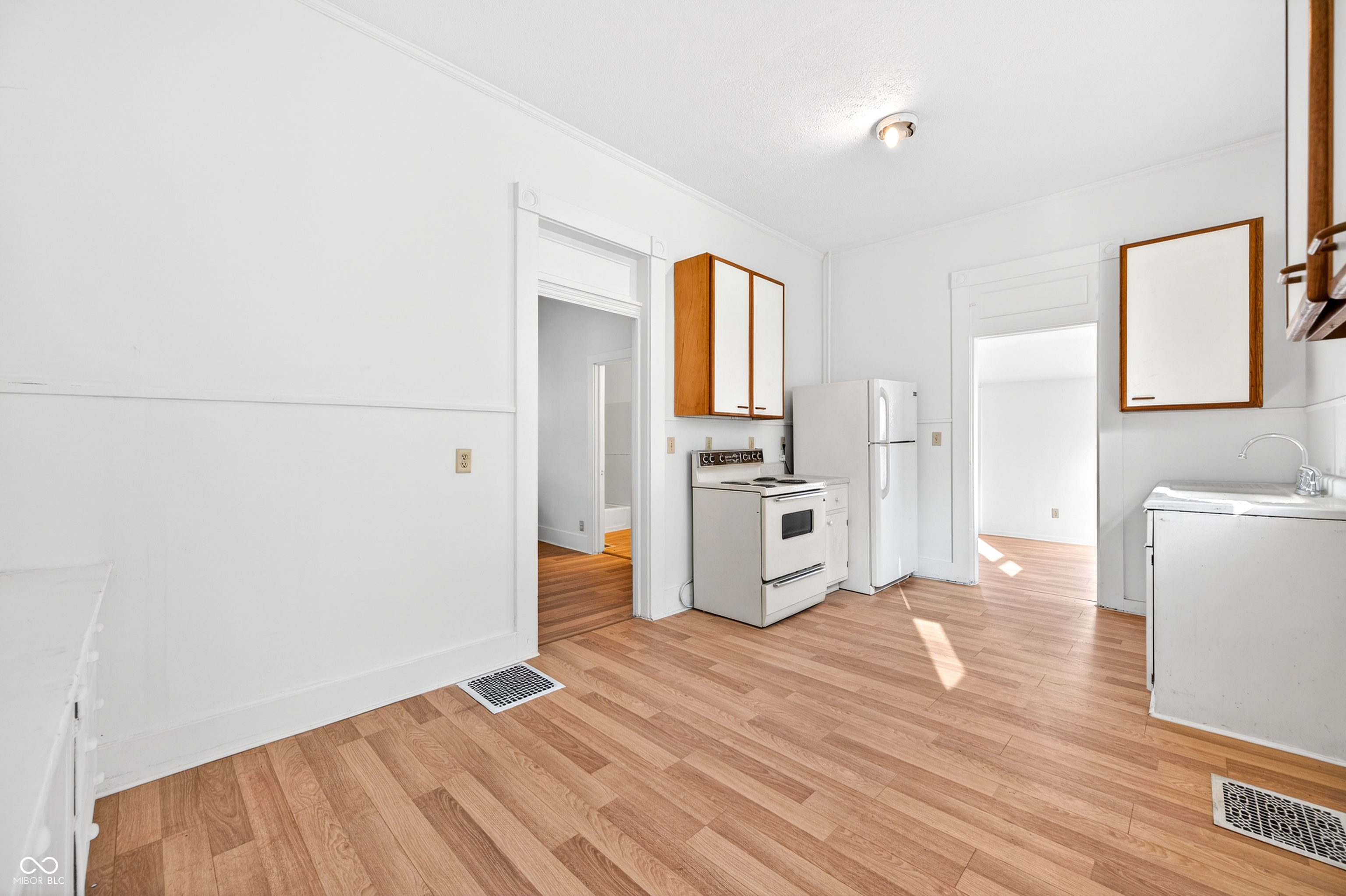 930 7th Street Columbus, IN 47201 - Photo 21 of 39