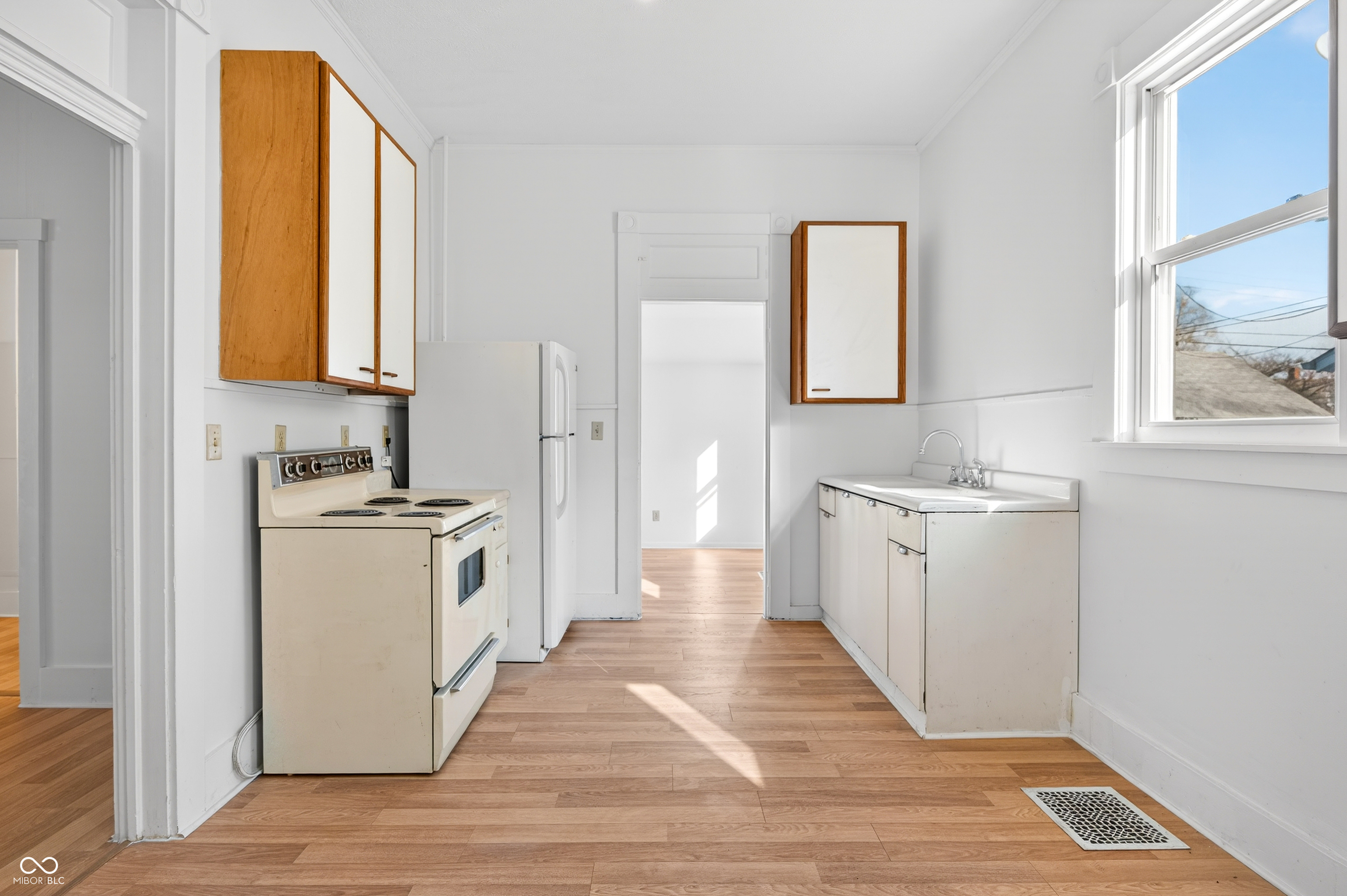 930 7th Street Columbus, IN 47201 - Photo 22 of 39