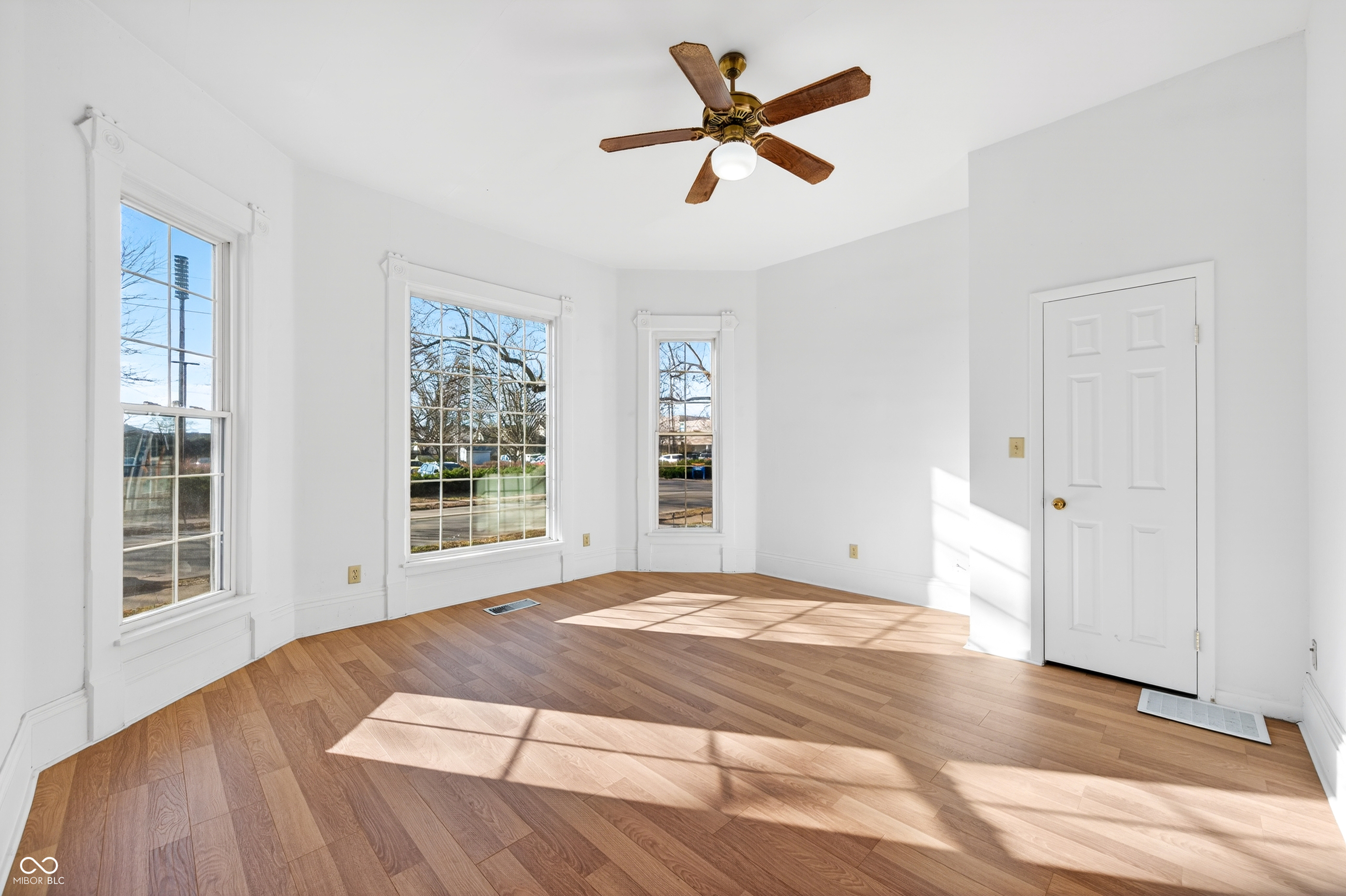 930 7th Street Columbus, IN 47201 - Photo 10 of 39