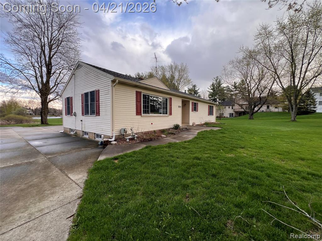 8299 Ridge Road Goodrich, MI 48438 - Photo 4 of 22