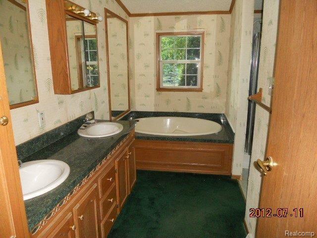20420 Superior Road Taylor, MI 48180 - Photo 16 of 24 Bathroom Master.JPG
