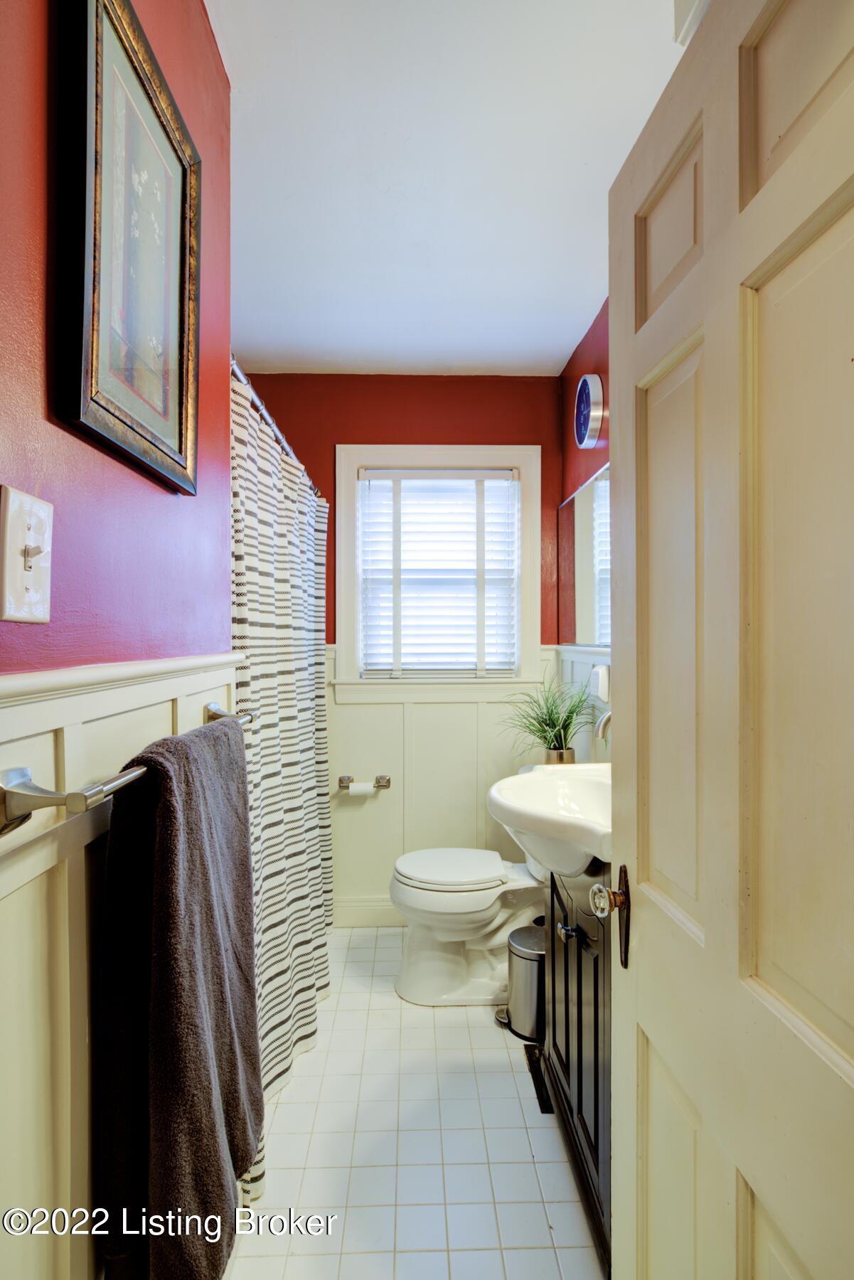 3006 Beaumont Road Louisville, KY 40205 - Photo 15 of 30 Full bath with linen closet