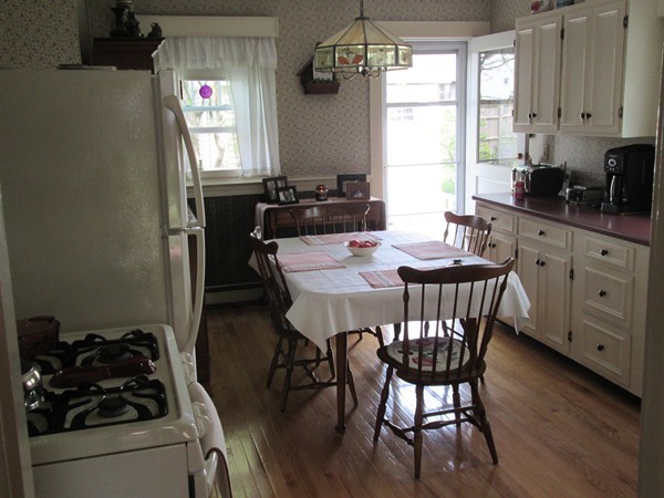 18 Buckingham Road Quincy, MA 02170 - Photo 3 of 10 Gallery Image 3