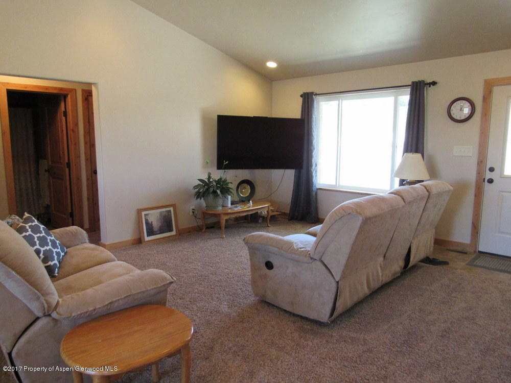 408 Pronghorn Road Craig, CO 81625 - Photo 5 of 58 IMG_0120