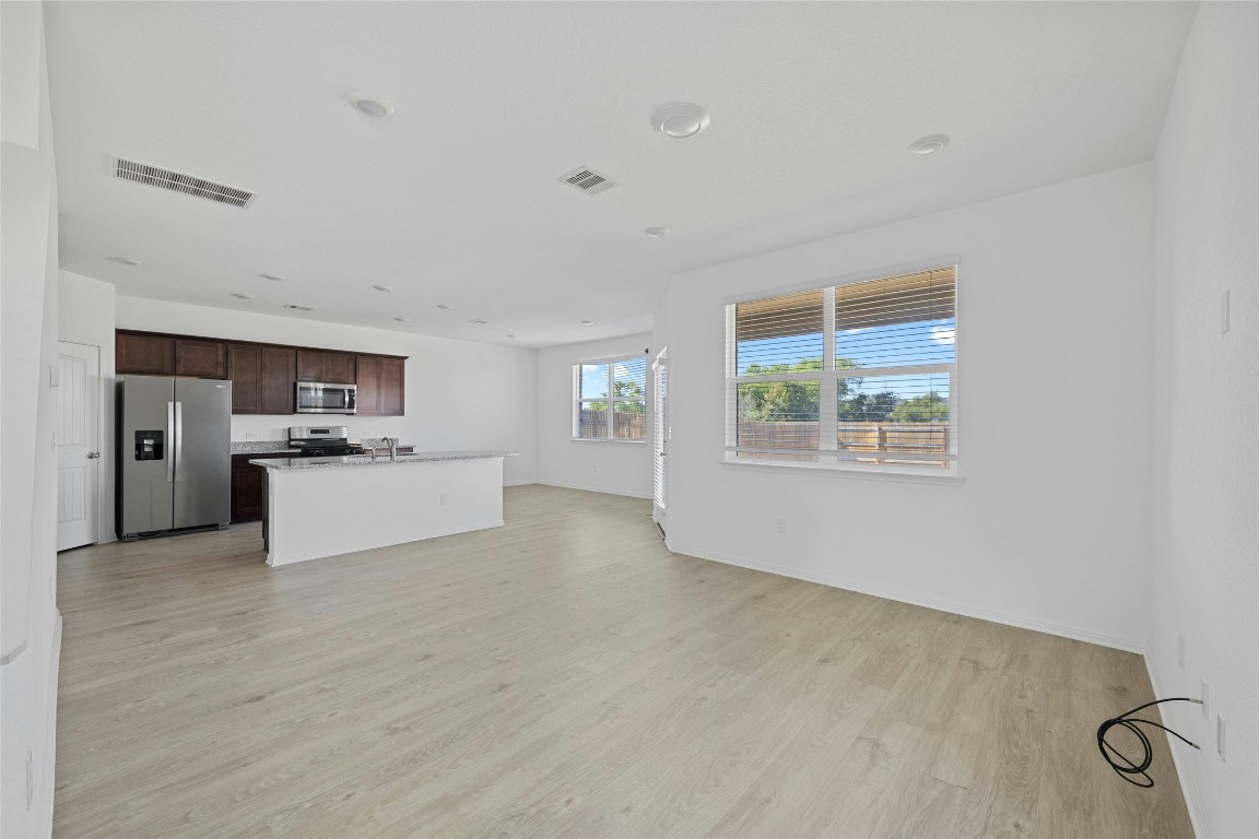 321 Brody Lane Georgetown, TX 78626 - Photo 4 of 32