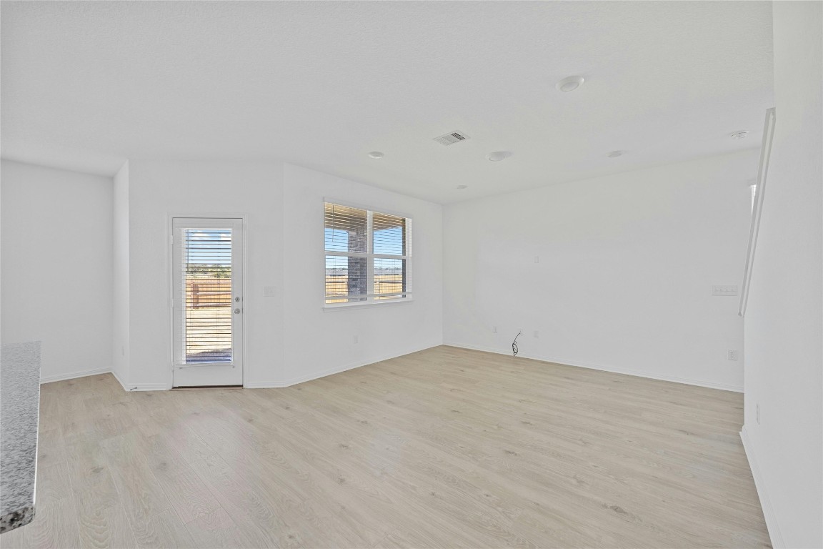 321 Brody Lane Georgetown, TX 78626 - Photo 6 of 32