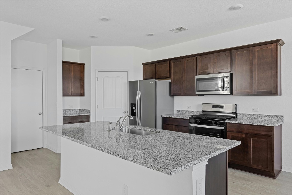 321 Brody Lane Georgetown, TX 78626 - Photo 8 of 32