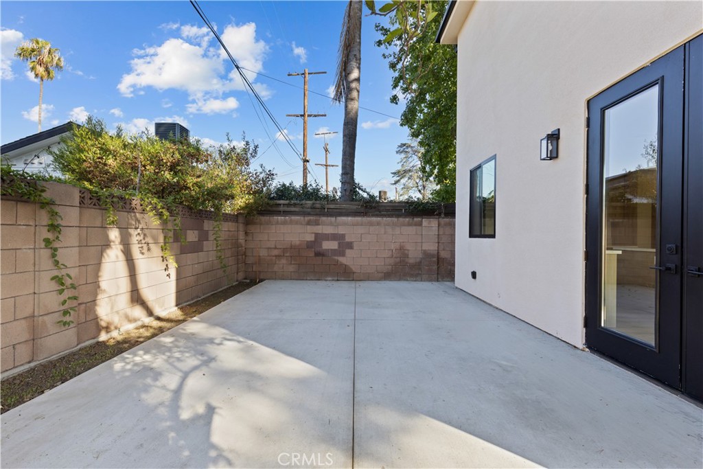 11145 Hortense Street North Hollywood, CA 91602 - Photo 15 of 15 a view of entryway