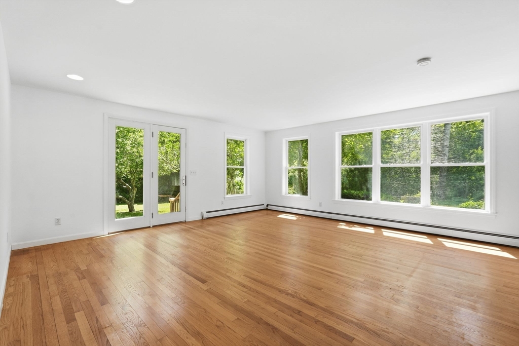 28 Hulst Road Amherst, MA 01002 - Photo 7 of 42