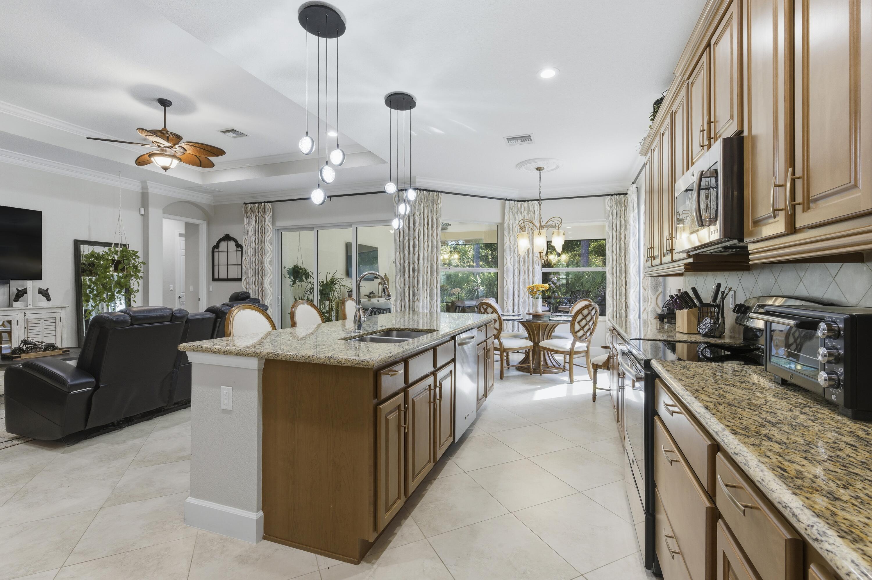1016 Southwest Triste Way Stuart, FL 34997 - Photo 10 of 41 Kitchen