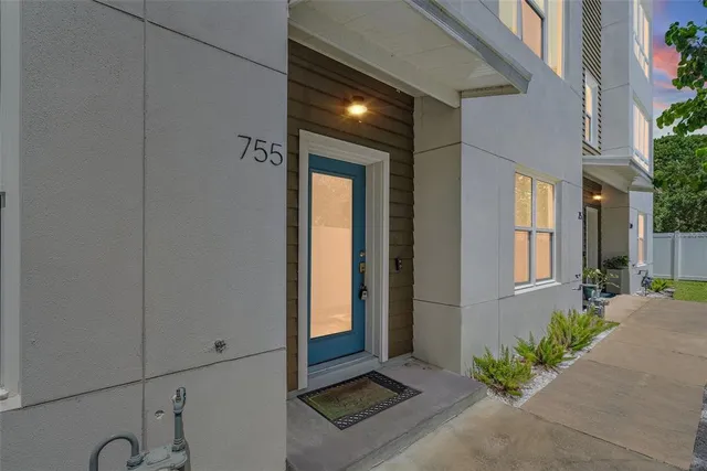 a view of an entryway of house