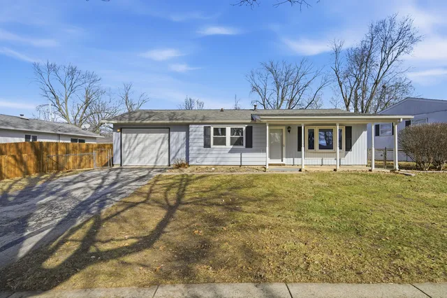 $167,500 | 1714 Arrowhead Drive, Bloomington, IL 61704