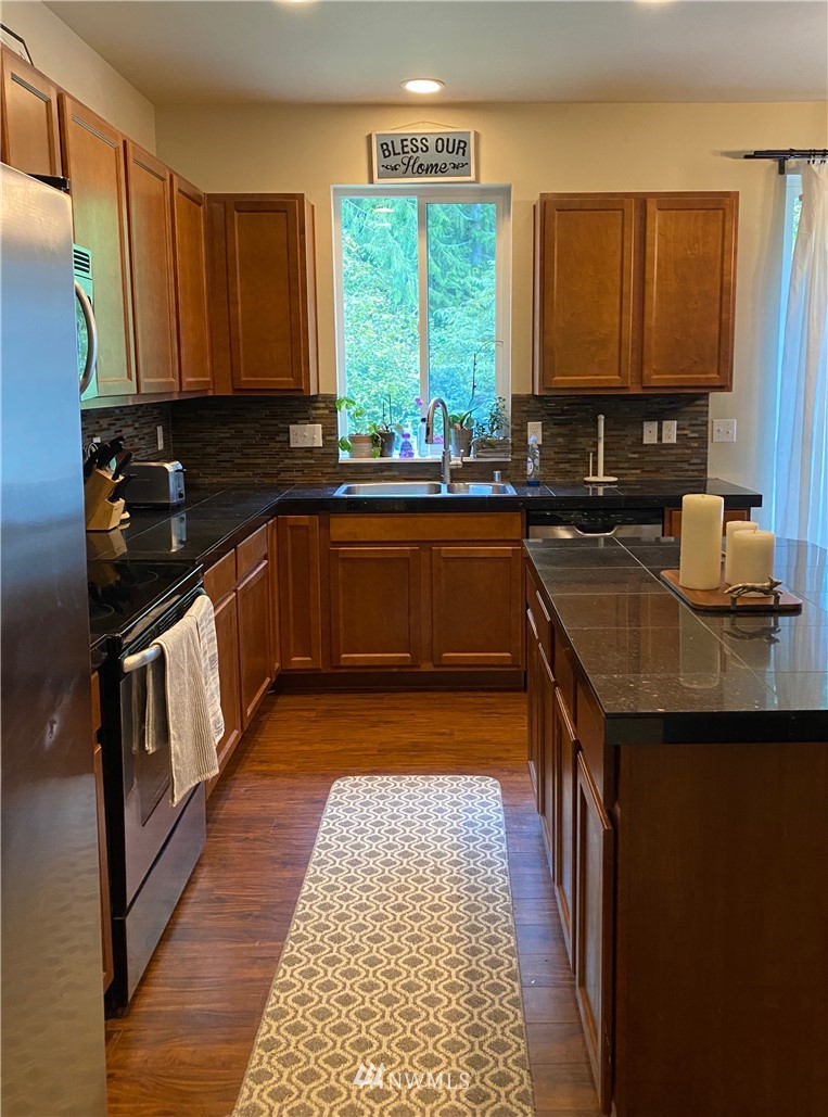3669 Reagan Avenue Bremerton, WA 98310 - Photo 11 of 40 Gallery Image 11