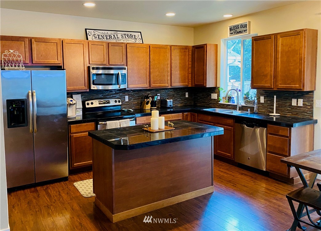3669 Reagan Avenue Bremerton, WA 98310 - Photo 8 of 40 Gallery Image 8