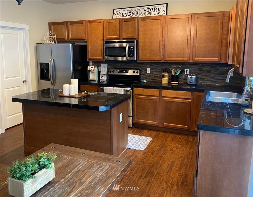 3669 Reagan Avenue Bremerton, WA 98310 - Photo 9 of 40 Gallery Image 9