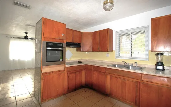 $1,500 | 4317 70th Avenue North, Pinellas Park, FL 33781