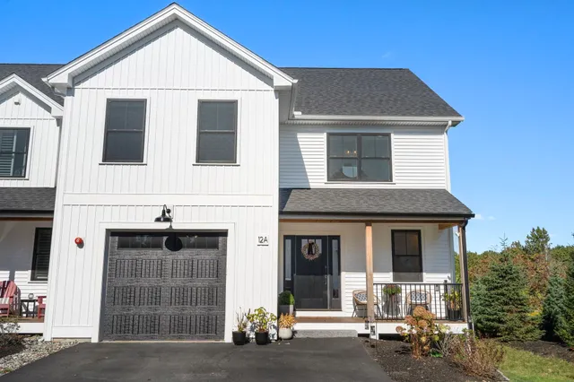 $829,900 | 12 Founders Square, Unit A, Greenland, NH 03840