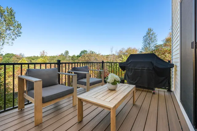 $829,900 | 12 Founders Square, Unit A, Greenland, NH 03840