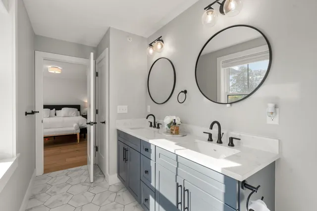 $829,900 | 12 Founders Square, Unit A, Greenland, NH 03840