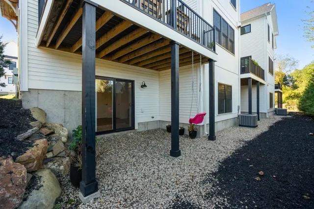 $829,900 | 12 Founders Square, Unit A, Greenland, NH 03840