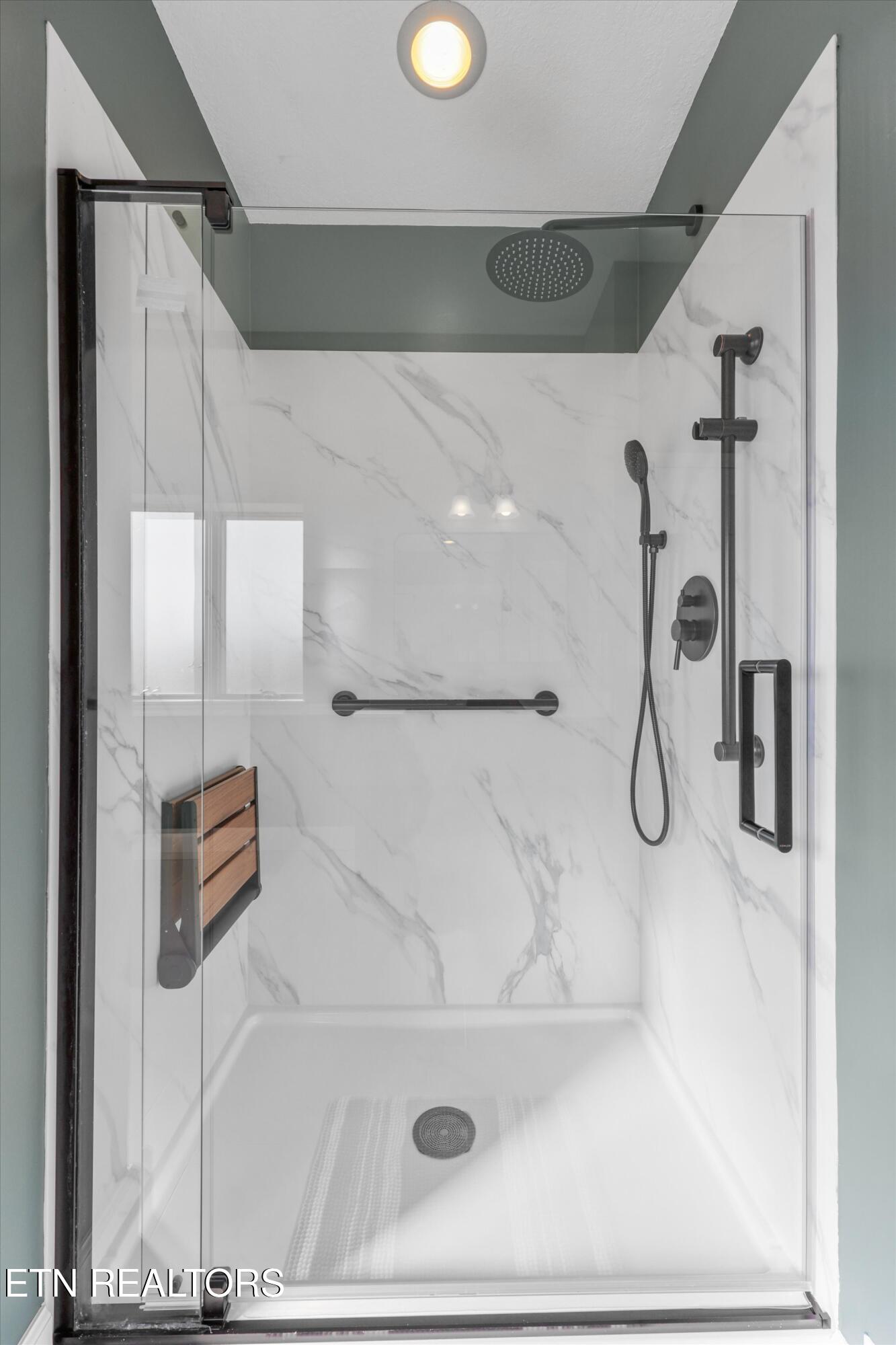 706 Loudon Road Loudon, TN 37774 - Photo 29 of 59 48-706 Loudon Rd 23