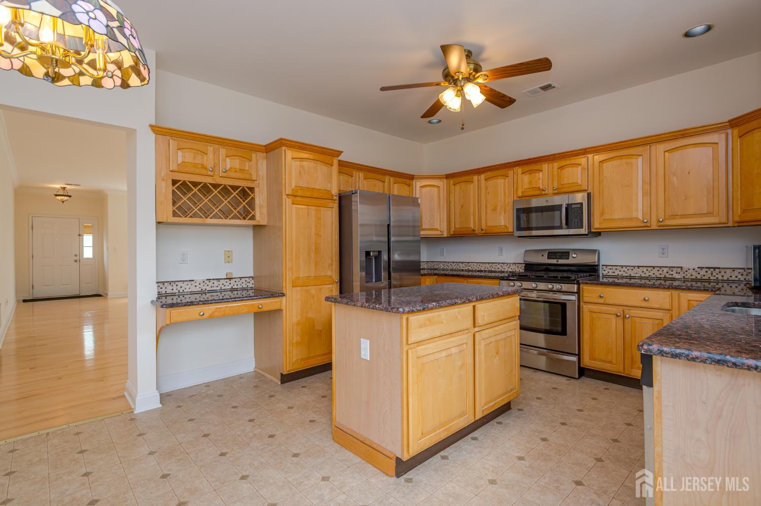 71 Manley Road Pennington, NJ 08534 - Photo 8 of 28